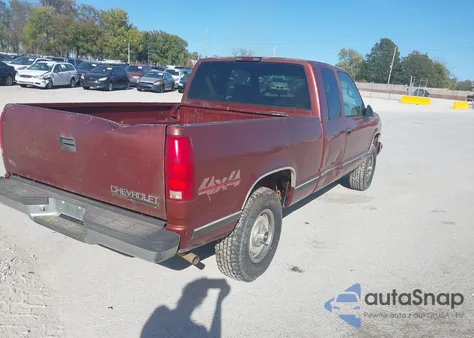 1998 Chevrolet K1500 Fleetside z USA, uszkodzony, nr VIN 1GCEK19W4WE128069